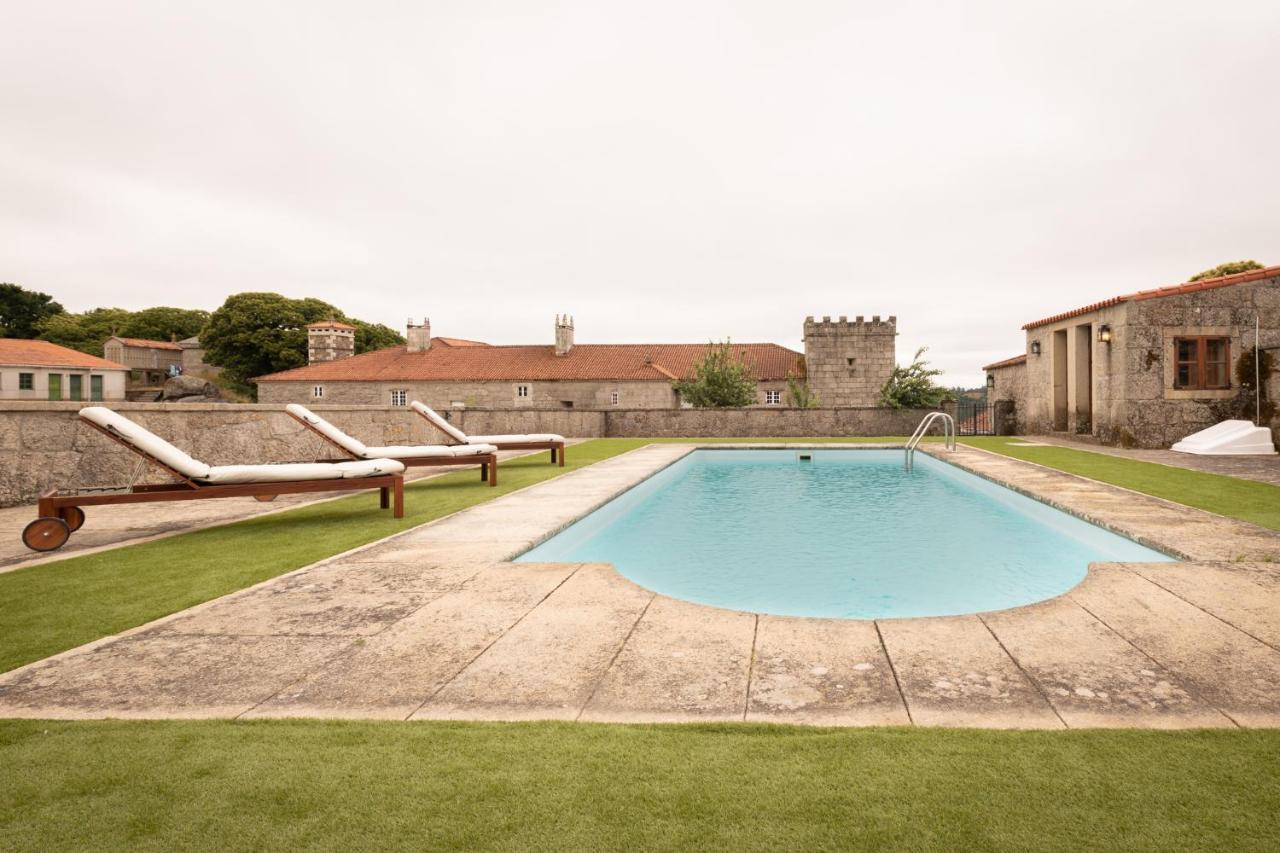 Villa Pazo De San Pedro De Bembibre à Taboada Extérieur photo